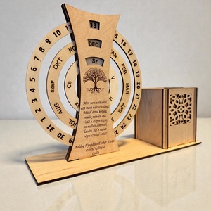 Nyugdíjazási egyedi öröknaptár, ceruzatartóval - egyedi grafikával, felirattal, Otthon & Életmód, Dekoráció, Fali és függő dekoráció, Falinaptár & Öröknaptár, , MESKA