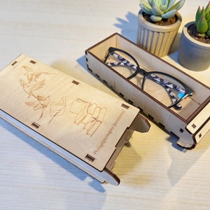 Egyedi gravírozásos szemüvegtok - Meska.hu