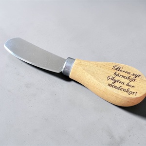 Egyedi gravírozásos sajtvágó - otthon & életmód - konyhafelszerelés, tálalás - sütés, főzés - kés & késtartó - Meska.hu