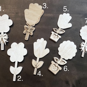 Kézlenyomatos örökvirág Anyák napjára � egyedi névvel, választható mintával, festhető ajándék gyerekeknek - kellékek & szerszámok - dekorációs kellékek - virágfej - Meska.hu