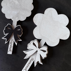 Kézlenyomatos örökvirág Anyák napjára � egyedi névvel, választható mintával, festhető ajándék gyerekeknek - kellékek & szerszámok - dekorációs kellékek - virágfej - Meska.hu