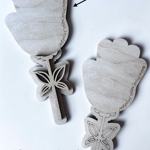 Kézlenyomatos örökvirág Anyák napjára � egyedi névvel, választható mintával, festhető ajándék gyerekeknek - kellékek & szerszámok - dekorációs kellékek - virágfej - Meska.hu