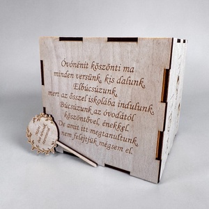 Egyedi gravírozott virágtartó beszúróval - otthon & életmód - ház & kert - virágláda, balkonláda - Meska.hu