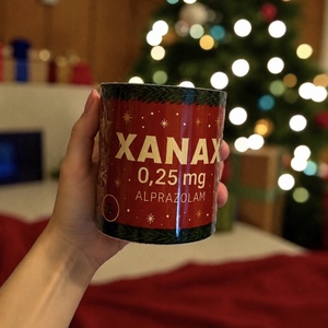 Karácsonyi Xanax bögre - Meska.hu