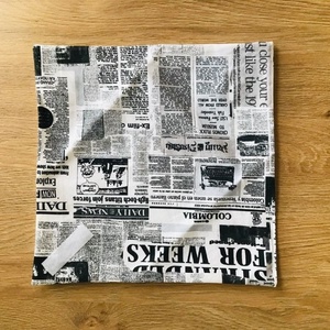 Élelmiszerbiztos újraszalvéta - újságmintás  - táska & tok - uzsonna- & ebéd tartó - szendvics csomagoló - Meska.hu