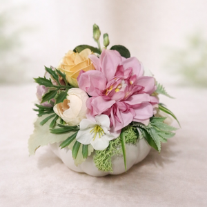 Virágos dekor - otthon & életmód - dekoráció - asztal és polc dekoráció - asztaldísz - Meska.hu