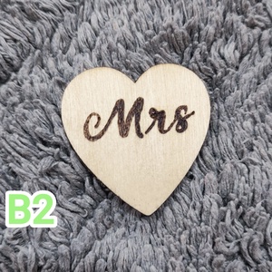 Mr és MRS égetett felirat - esküvő - emlék & ajándék - köszönőajándék - Meska.hu