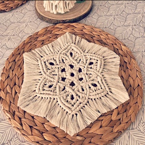 Boho makrame tanyeralatet mandala mintaval  egyedi kezzel keszitett pamut dekoracio - otthon & életmód - konyhafelszerelés, tálalás - tálalás - tányér- és poháralátét - Meska.hu