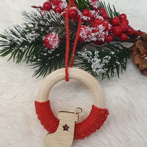 Félig makramézott csizmás fenyődísz - karácsony - karácsonyi lakásdekoráció - karácsonyfadíszek - Meska.hu