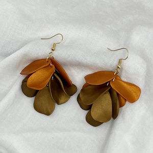 Bronzos szirmos fülbevaló, Ékszer, Fülbevaló, Lógó fülbevaló, Ékszerkészítés, Gyurma, MESKA