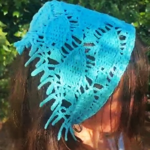 Forró nyár, forró akció!Türkiz hal mintás Crochet bandana kendő. Horgolással készült. - ruha & divat - sál, sapka, kendő - kendő - Meska.hu