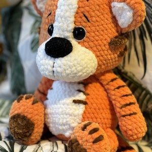 Csíkos, a horgolt plüss tigris - játék & sport - plüssállat & játékfigura - más figura - Meska.hu Csíkos, a horgolt plüss tigris - játék & sport - plüssállat & játékfigura - más figura - Meska.hu