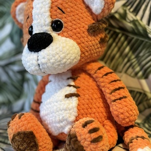 Csíkos, a horgolt plüss tigris - játék & sport - plüssállat & játékfigura - más figura - Meska.hu Csíkos, a horgolt plüss tigris - játék & sport - plüssállat & játékfigura - más figura - Meska.hu