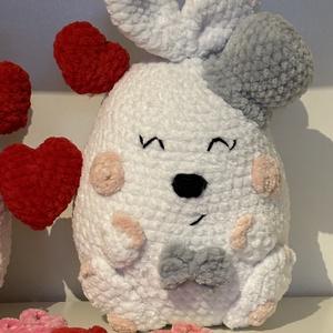 Szerelmes nyuszik szívekkel összekapcsolva  - játék & sport - plüssállat & játékfigura - nyuszi - Meska.hu