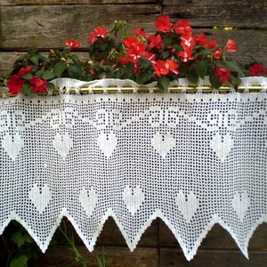 Szívek vonzásában-Horgolt vitrázs függöny - otthon & életmód - lakástextil - függöny és kiegészítő - vitrázs függöny - Meska.hu