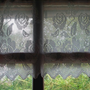 Rózsa csokor az ablakomban.-Angol vidéki stilusúHorgolt,vitrázs  fehér csipke függöny - otthon & életmód - lakástextil - függöny és kiegészítő - vitrázs függöny - Meska.hu