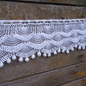 Havas hullámzó kagylók.-Horgolt,vitrázs hófehér,hóbogyós függöny - Meska.hu