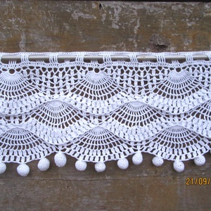 Havas hullámzó kagylók.-Horgolt,vitrázs hófehér,hóbogyós függöny - otthon & életmód - lakástextil - függöny és kiegészítő - vitrázs függöny - Meska.hu