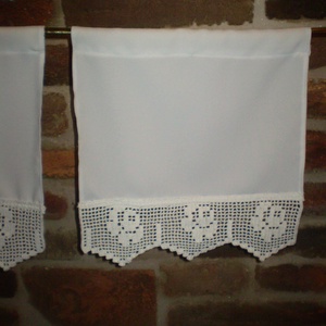 Csipke Rózsa- Fehér pamut konyha függöny,horgolt rózsa csíkkal. - otthon & életmód - lakástextil - függöny és kiegészítő - vitrázs függöny - Meska.hu