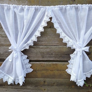 Fényszivecskék-- Hófehér,fényáteresztő  egyedi romantikus függöny,horgolt csipkés szíves mintás szegéllyel díszítve.. - otthon & életmód - lakástextil - függöny és kiegészítő - függöny - Meska.hu