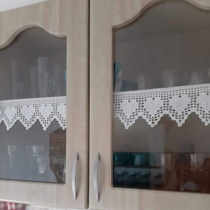 Szerelem szivecskék-Fehér,horgolt csipke polccsík - otthon & életmód - dekoráció - asztal és polc dekoráció - horgolt & csipketerítő - Meska.hu