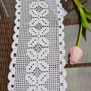 Négylevelű lóhere-Fehér horgolt asztali futó terítő - Meska.hu