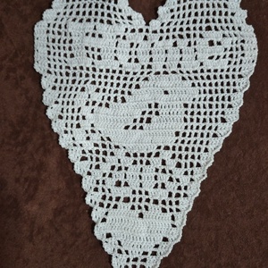 Ajándék szîvek -Horgolt csipke ablakdîsz szívecskék - otthon & életmód - dekoráció - fali és függő dekoráció - függődísz - Meska.hu