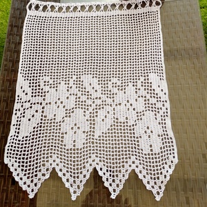 Futó virágok-Horgolt fehér vitrázs csipke függöny  - Meska.hu