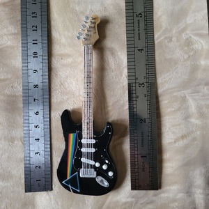 Pink Floyd interest - 'Dark Side of the Moon' 50. évfordulós mini Stratocaster , Művészet, Makett, modell, Famegmunkálás, MESKA