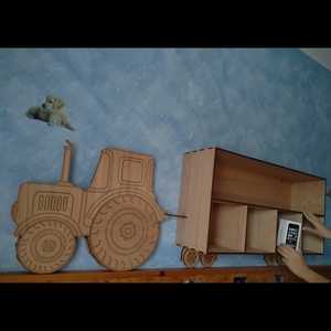Mega traktor polc, Otthon & Életmód, Bútor, Polc, Famegmunkálás, Gravírozás, pirográfia, MESKA