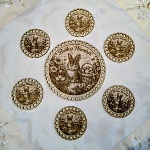 DIY horgolható fa alap � Anyák napi virágos mintás kör, több méretben - ünnepi díszek, dekorációk - húsvéti díszek és dekorációk - húsvéti asztaldíszek - Meska.hu