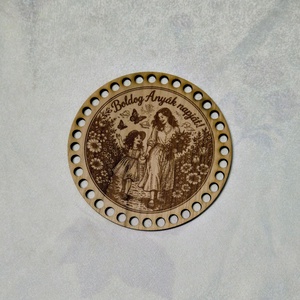 DIY horgolható fa alap � Anyák napi virágos mintás korong, több méretben - otthon & életmód - dekoráció - asztal és polc dekoráció - asztaldísz - Meska.hu