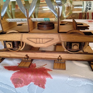 Vasúti bor tartó fából � egyedi, gravírozható ajándék vasút rajongóknak - művészet - makett, modell - Meska.hu