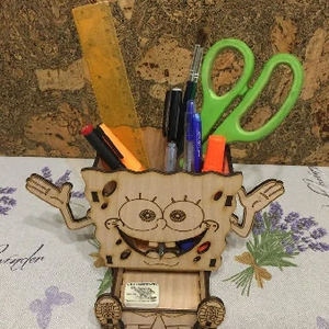 SpongeBob fa tolltartó fiókkal � egyedi névgravírozással - Meska.hu
