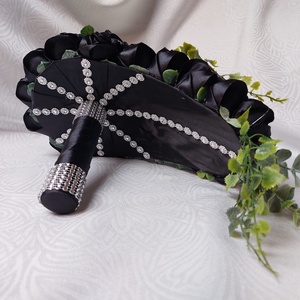 Fekete elegncia - esküvő - menyasszonyi- és dobócsokor - Meska.hu