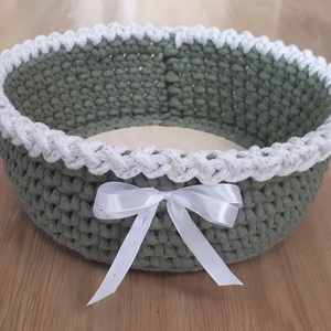 Karácsonyi horgolt tárolókosár fa alapra - karácsony - karácsonyi lakásdekoráció - ünnepi asztaldekoráció - Meska.hu