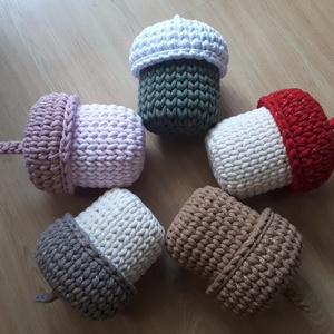 Karácsonyi horgolt makktároló csillogó szálú kupakkal, Karácsony, Karácsonyi lakásdekoráció, Karácsonyfadíszek, Horgolás, MESKA