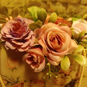 Táska tavaszi dísz - otthon & életmód - dekoráció - asztal és polc dekoráció - asztaldísz - Meska.hu