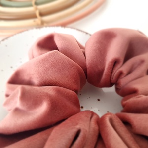 scrunchie hajgumi - bársony - ruha & divat - hajdísz & hajcsat - hajgumi - Meska.hu