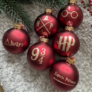 Harry Potter karácsonyfadísz (piros) - karácsony - karácsonyi lakásdekoráció - karácsonyfadíszek - Meska.hu