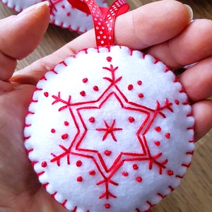 Karácsonyi díszek 6 db-os filc szett - karácsony - karácsonyi lakásdekoráció - karácsonyfadíszek - Meska.hu