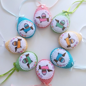 Tacskós filc tojások, Húsvéti tojás dekoráció, akasztós húsvéti tojások, Tacskós dekoráció, Kutyás ajándék, kutyus dekor - ünnepi díszek, dekorációk - húsvéti díszek és dekorációk - húsvéti tojásfadíszek - Meska.hu