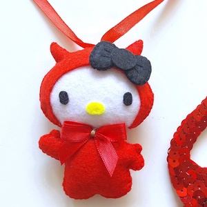 Hello Kitty Halloween függődísz, Hello Kitty dekoráció, cicás halloween, Otthon & Életmód, Dekoráció, Halloween, Halloweeni dekoráció, Varrás, Hímzés, MESKA