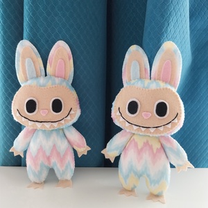 Egyedi Filc Labubu figura, OOAK Pop Mart figura - játék & sport - plüssállat & játékfigura - plüss mesefigurák - Meska.hu Egyedi Filc Labubu figura, OOAK Pop Mart figura - játék & sport - plüssállat & játékfigura - plüss mesefigurák - Meska.hu