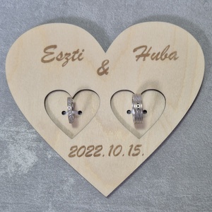 Egyedi gravírozott fa gyűrűtartó szív - esküvőre, évfordulóra, Esküvő, Kiegészítők, Gyűrűtartó & Gyűrűpárna, Famegmunkálás, MESKA