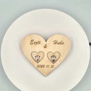 Egyedi gravírozott fa gyűrűtartó szív - esküvőre, évfordulóra - esküvő - kiegészítők - gyűrűtartó & gyűrűpárna - Meska.hu