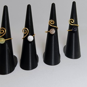 Csigás gyűrű kővel - ékszer - gyűrű - fonódó gyűrű - Meska.hu