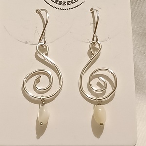 Csavart fülbevaló gyöngyházzal, Ékszer, Fülbevaló, Lógó fülbevaló, Ékszerkészítés, MESKA
