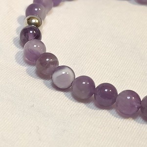 Chevron ametiszt karkötő - ékszer - karkötő - gyöngyös karkötő - Meska.hu