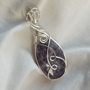 Lepidolit medál - Meska.hu